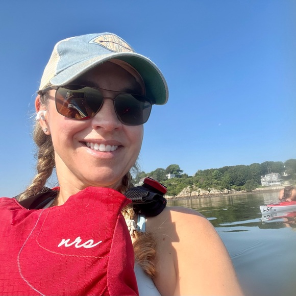 Meet your Posher, Lana - Picture 2 of 7